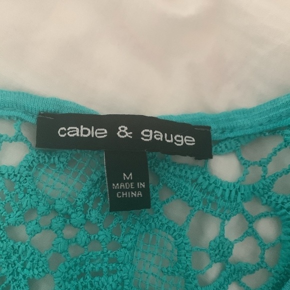 Beautiful floral sleeveless top - Picture 10 of 12